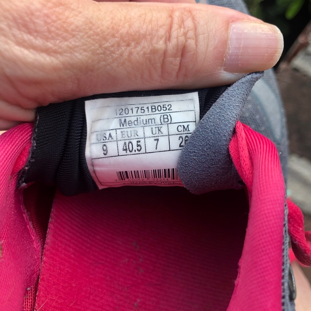 Brooks "PURE CADENCE 4" purple & pink athletic shoes sz 9 - Picture 9 of 12